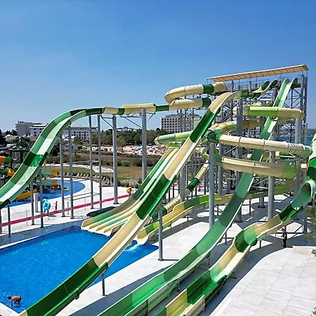 Üdülőközpont Venosa & 5*